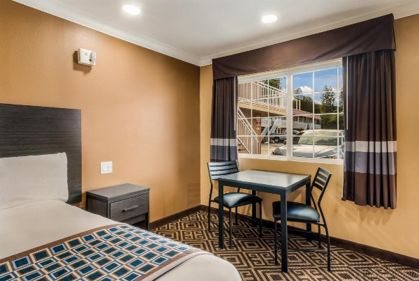 Americas Best Value Inn Ukiah image 25