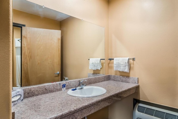 Americas Best Value Inn Ukiah image 29